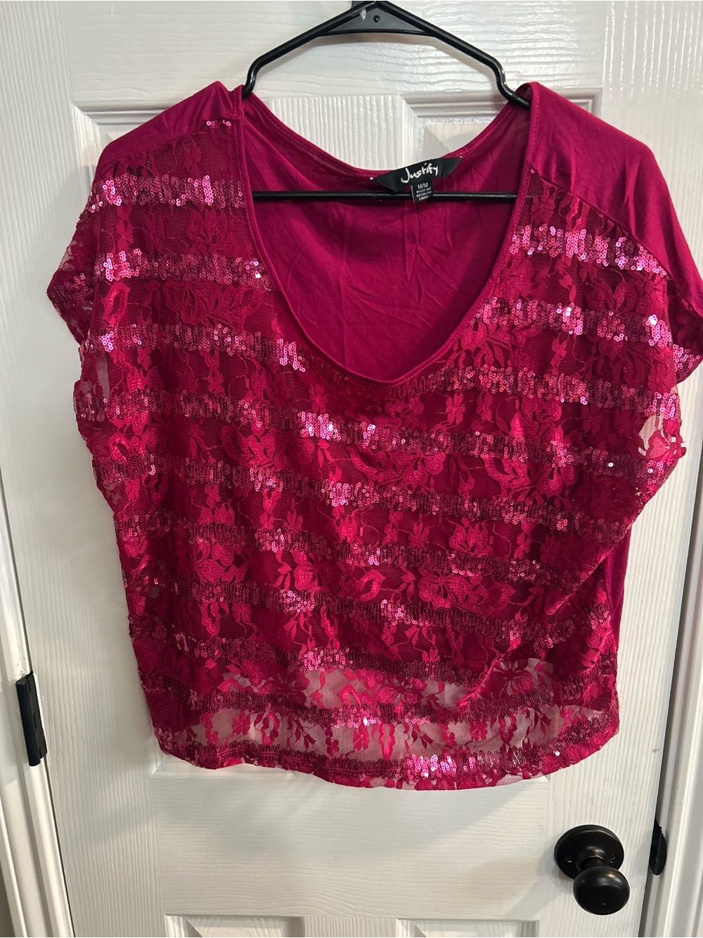 J for justify Women's hot Pink Lace Sequin Short Sleeve V-Neck Blouse Sz medium